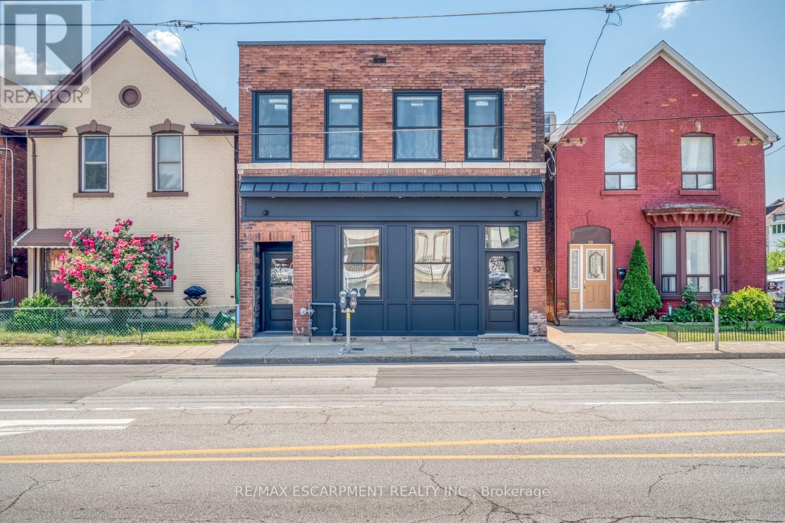 52 BARTON STREET E Property Photo 1