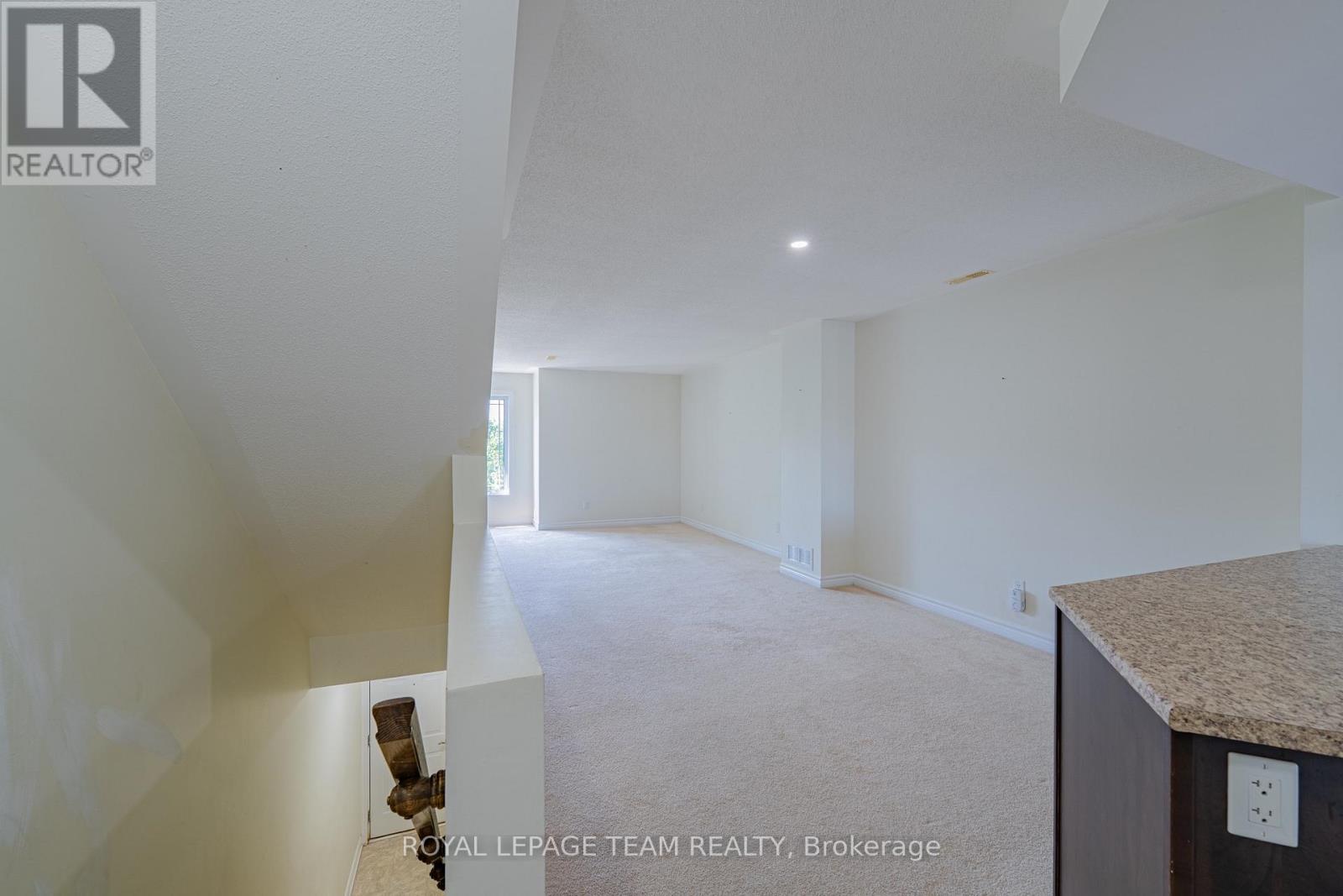 B - 634 Chapman Mills Drive Property Photo 8