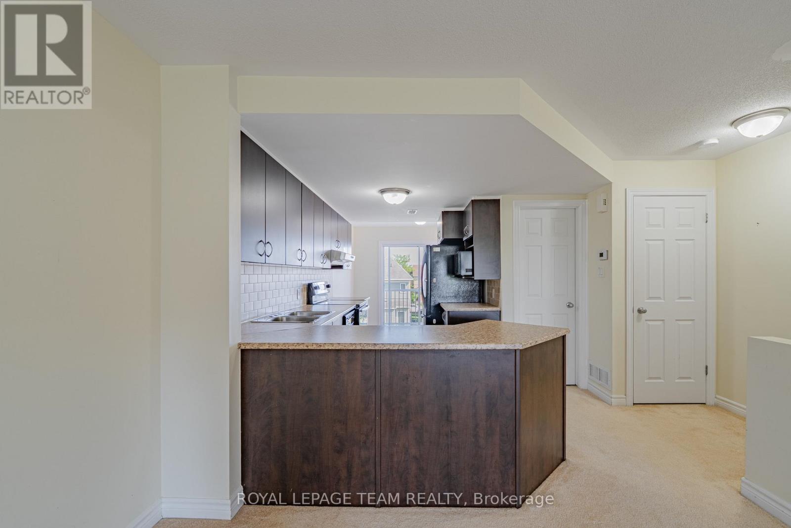 B - 634 Chapman Mills Drive Property Photo 16