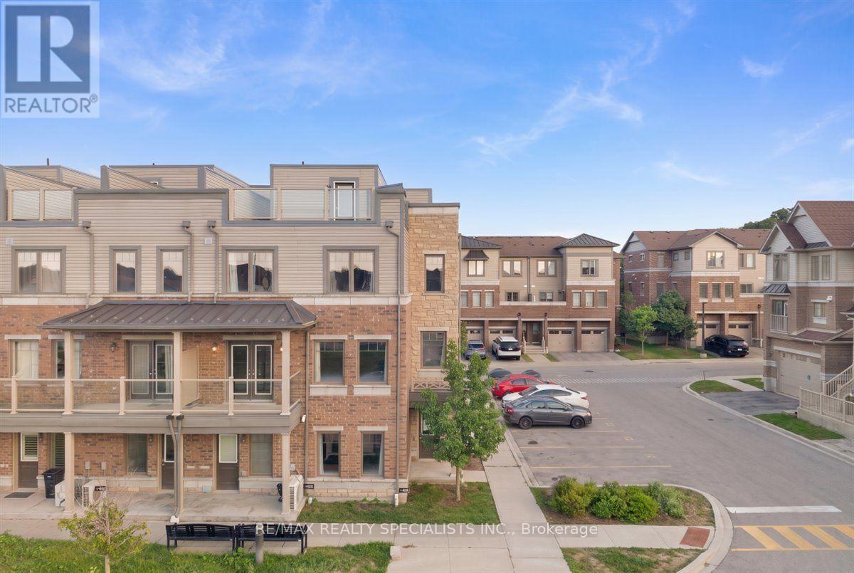 E8 - 70 WILLOWRUN DRIVE