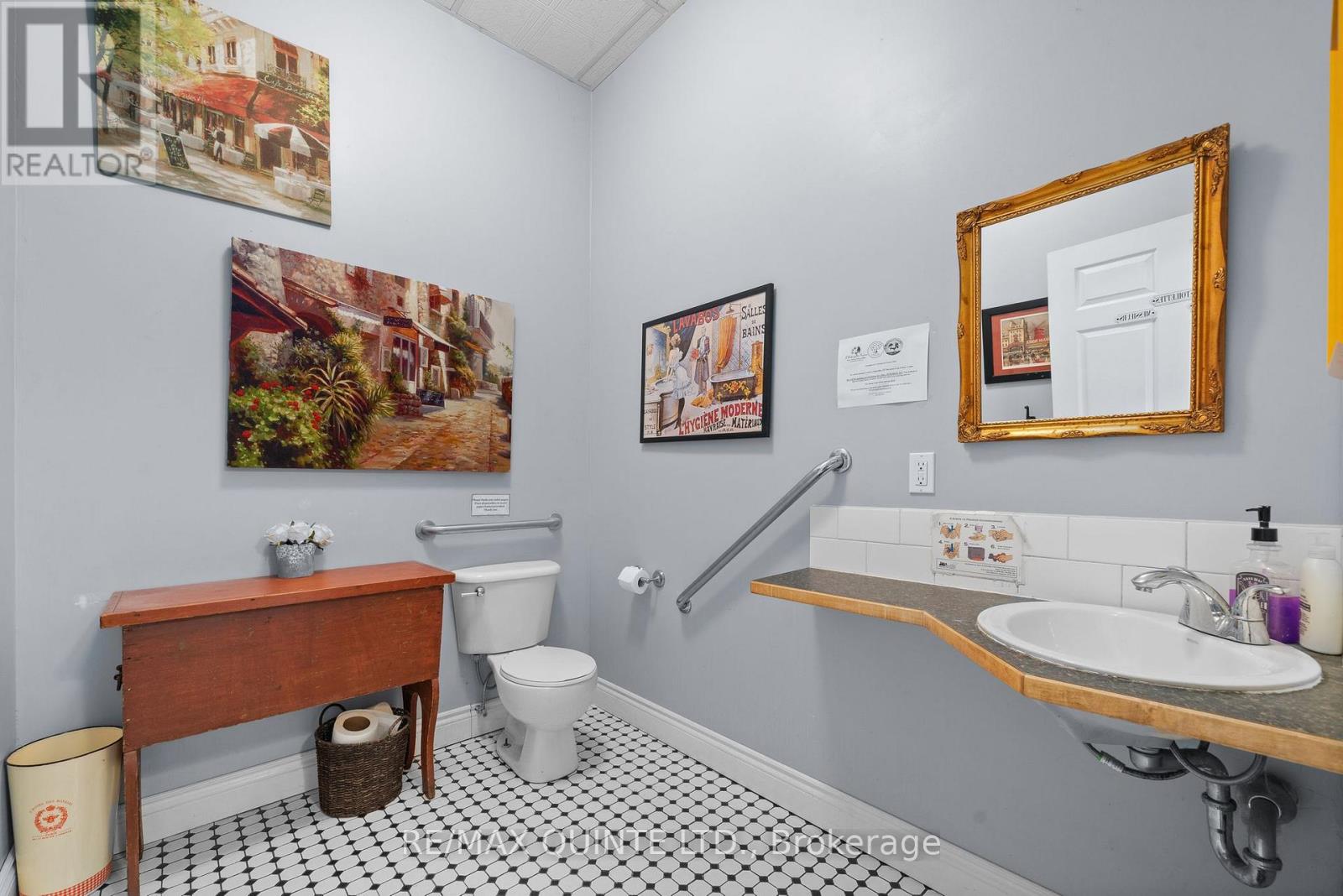 304 Front Street Property Photo 18