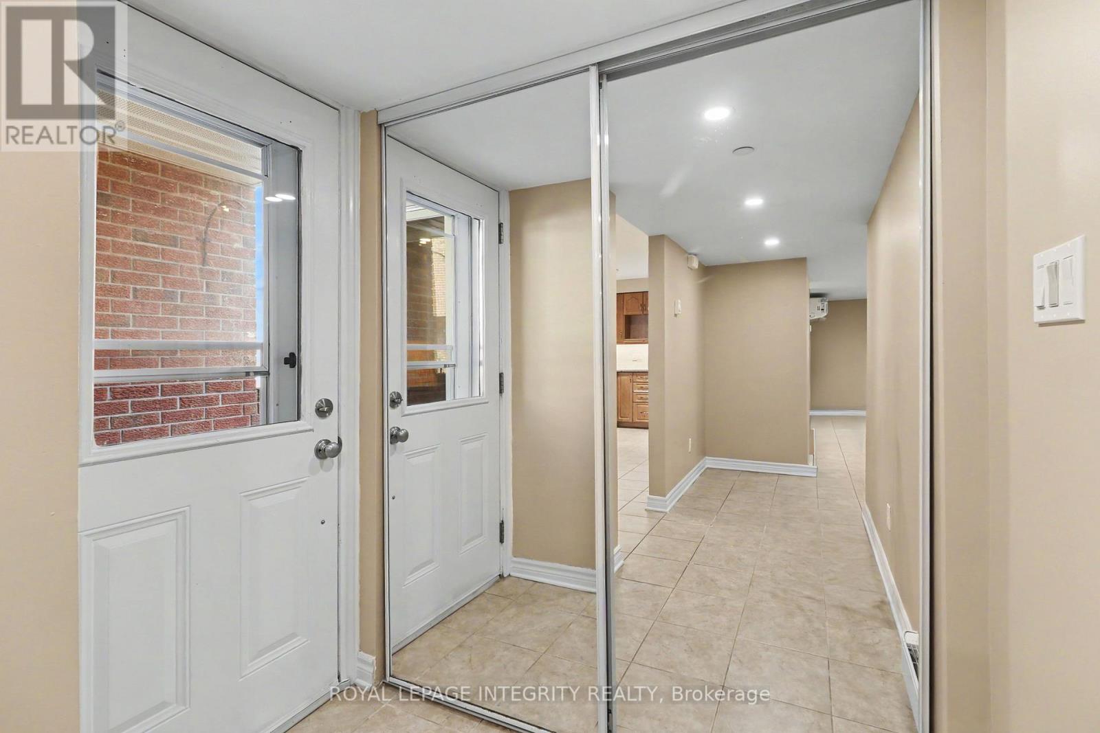 26 - 403 Stratas Circuit Property Photo 4