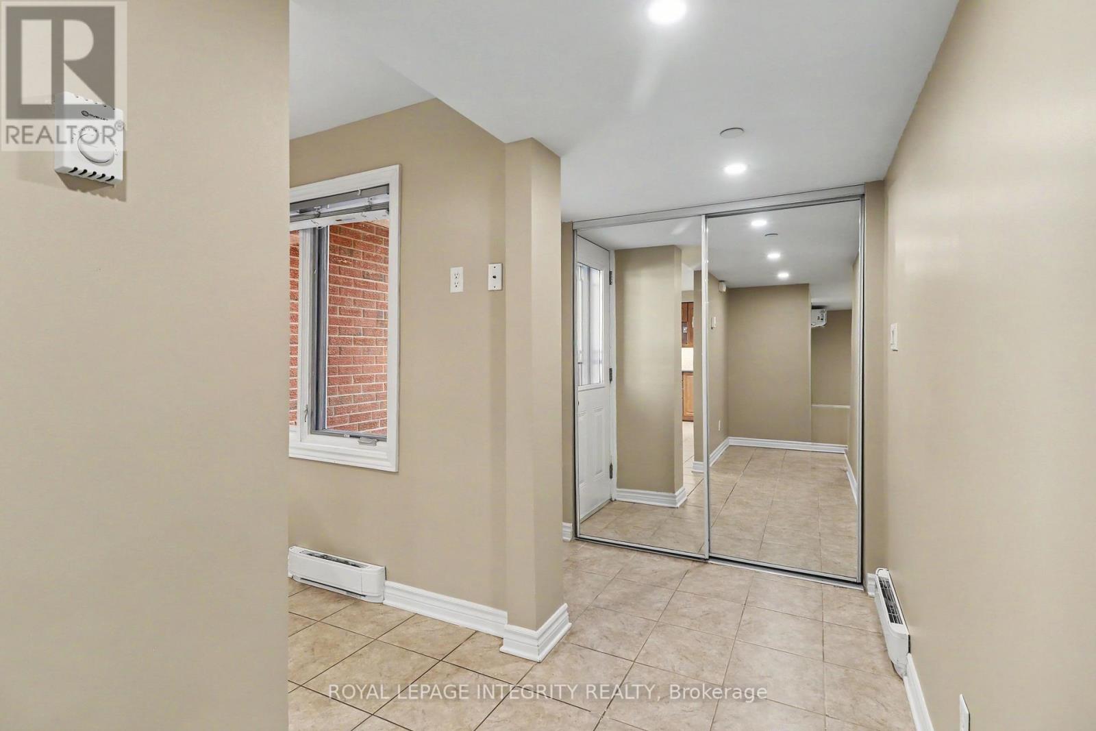 26 - 403 Stratas Circuit Property Photo 5