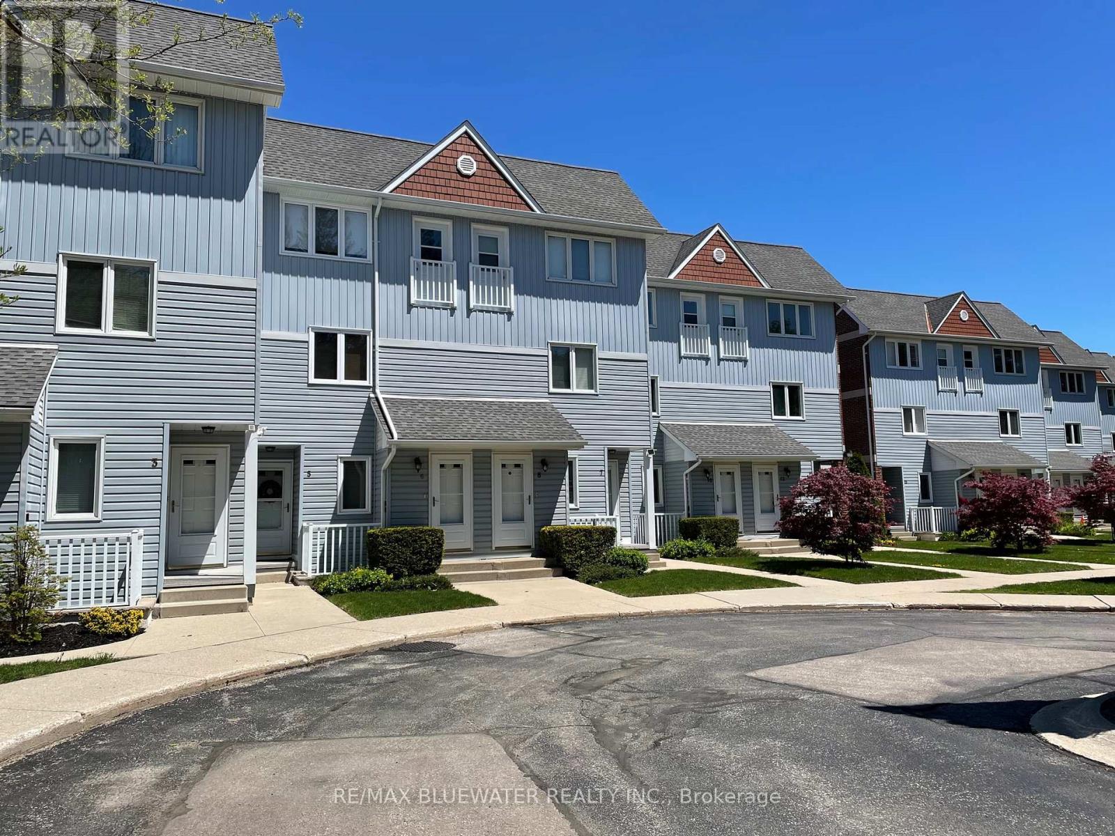 7 - 48 Ontario Street S Property Photo 2