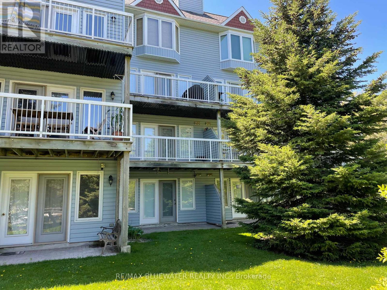 7 - 48 Ontario Street S Property Photo 4