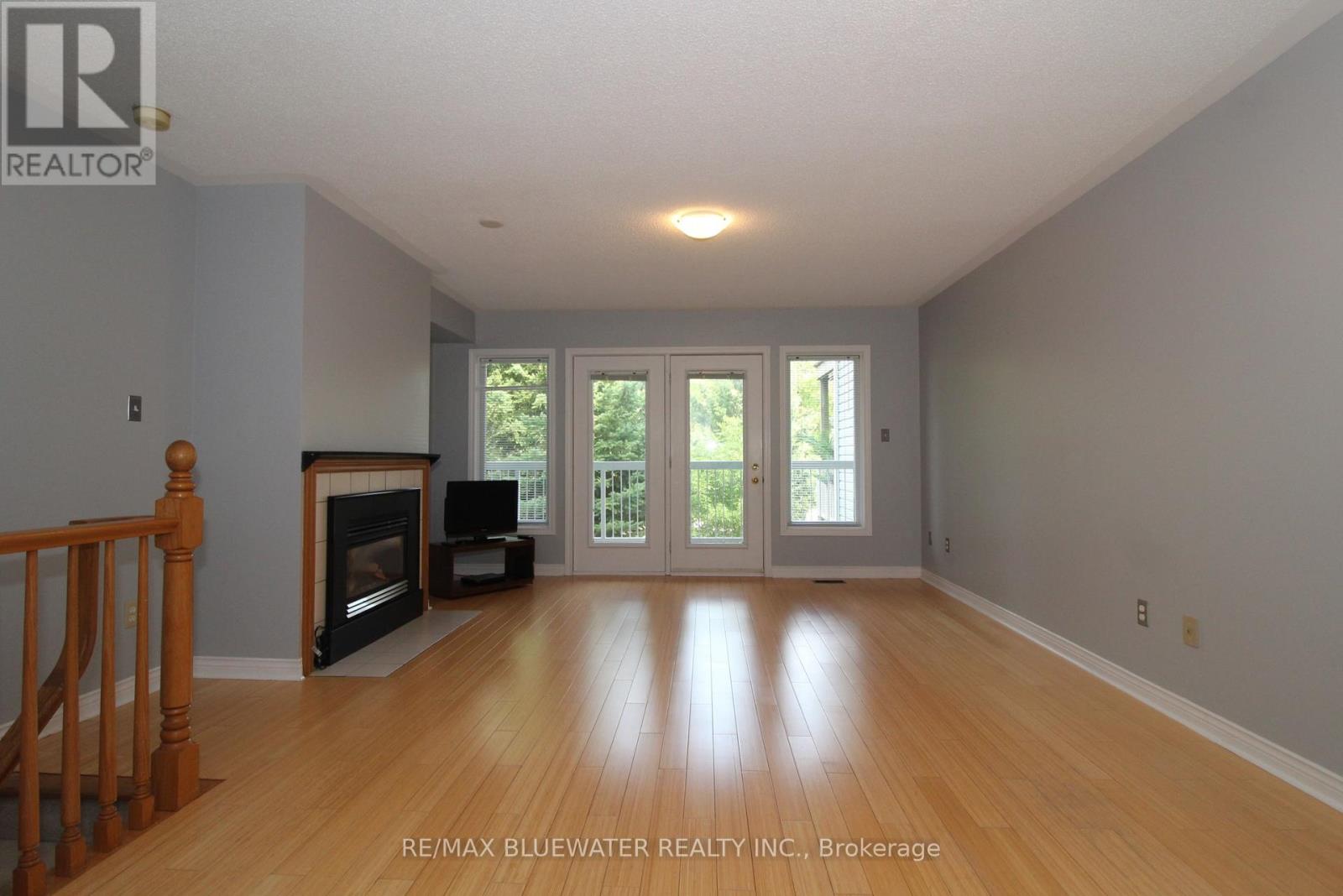 7 - 48 Ontario Street S Property Photo 13