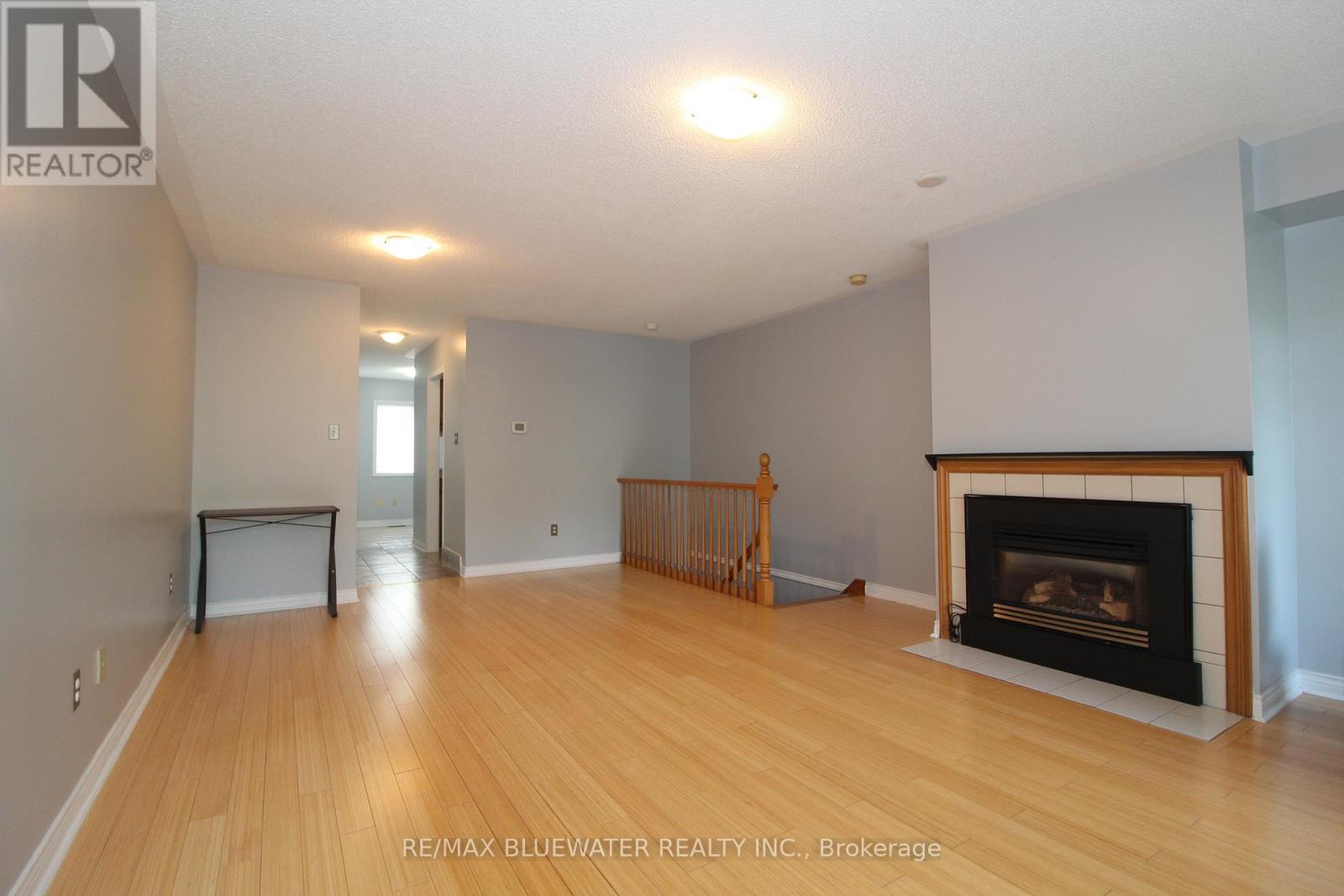 7 - 48 Ontario Street S Property Photo 15