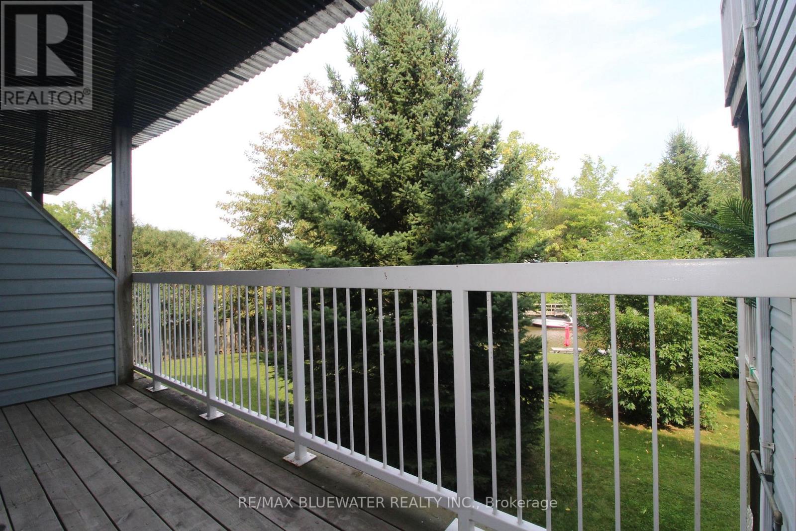 7 - 48 Ontario Street S Property Photo 18