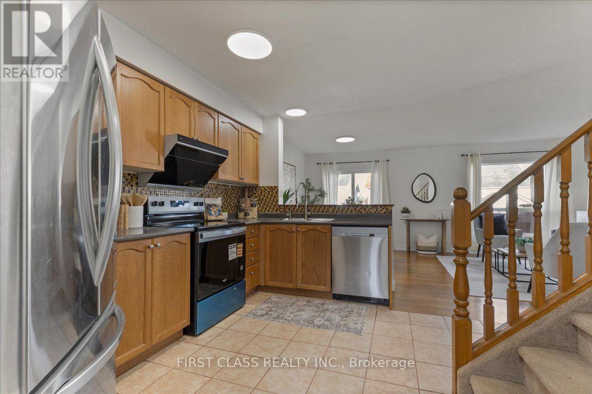 724 Angler Way Property Photo 2