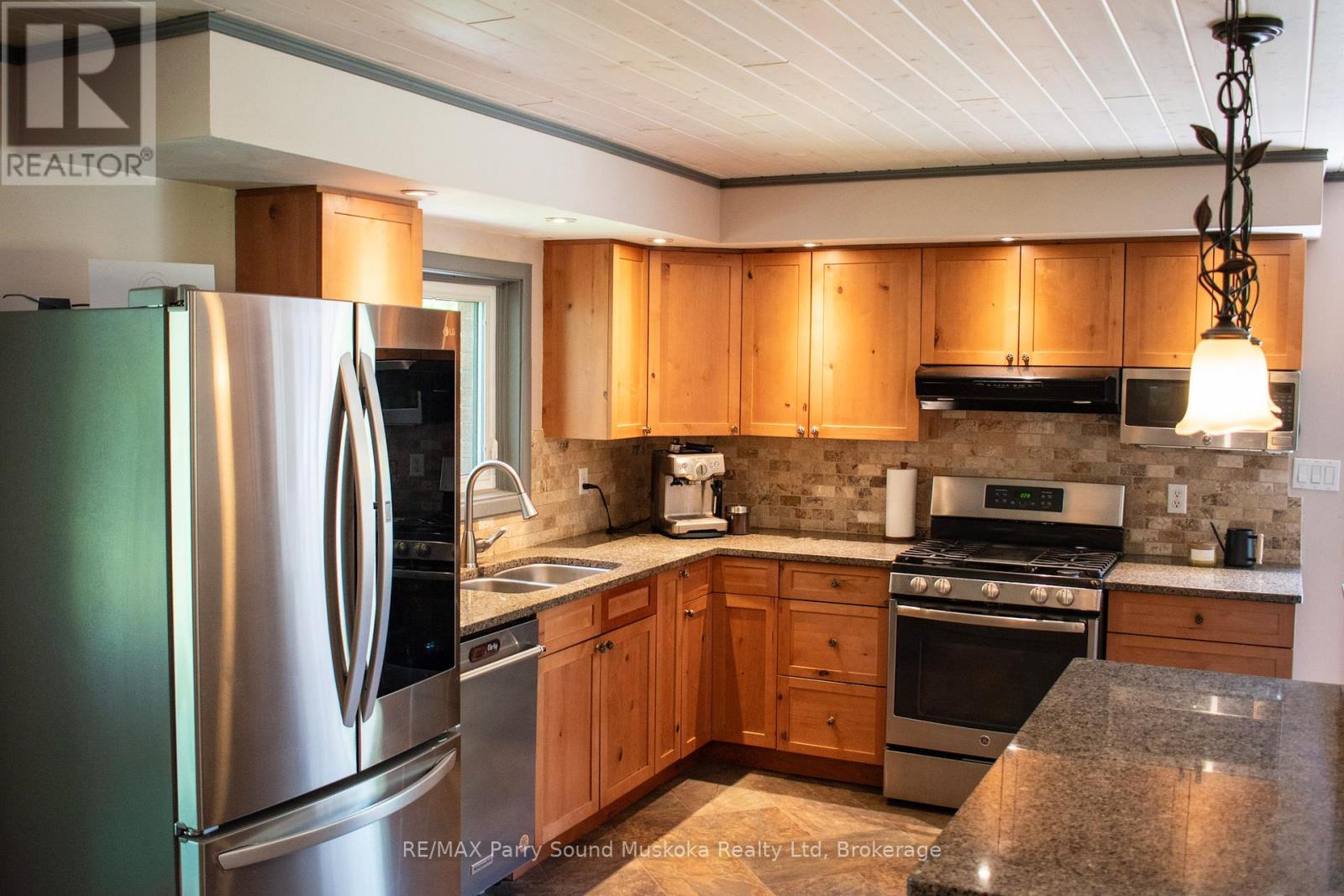 690 Hurdville Road Property Photo 7