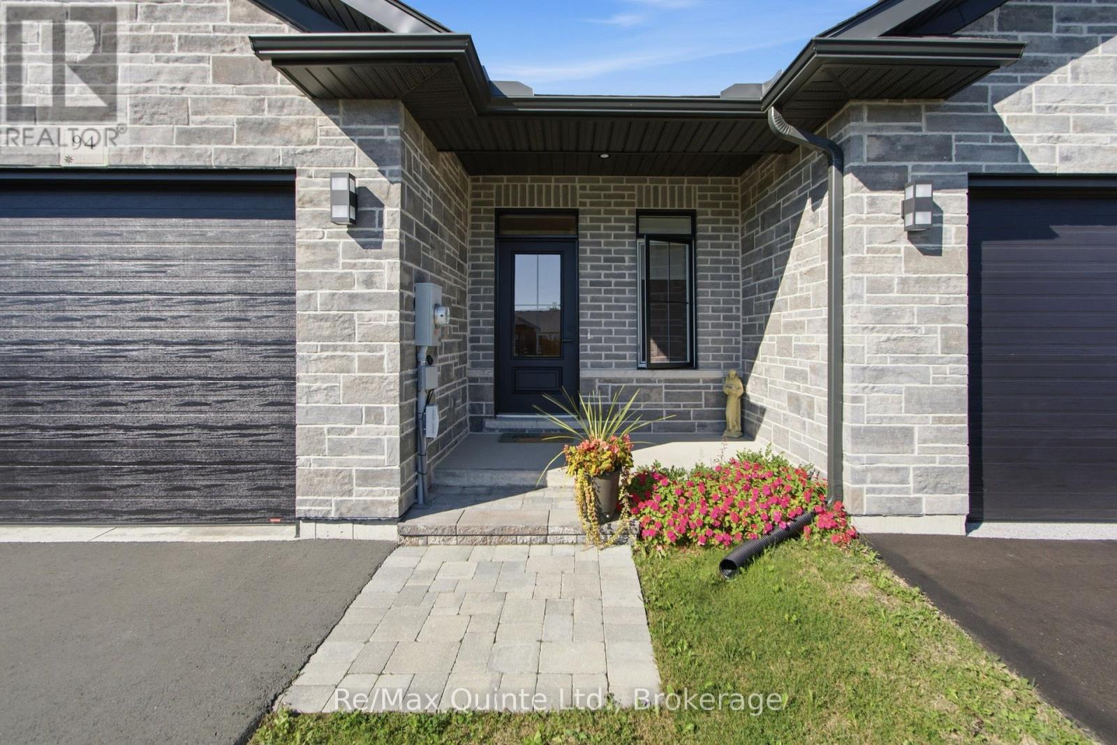 94 Raycroft Drive Property Photo 2