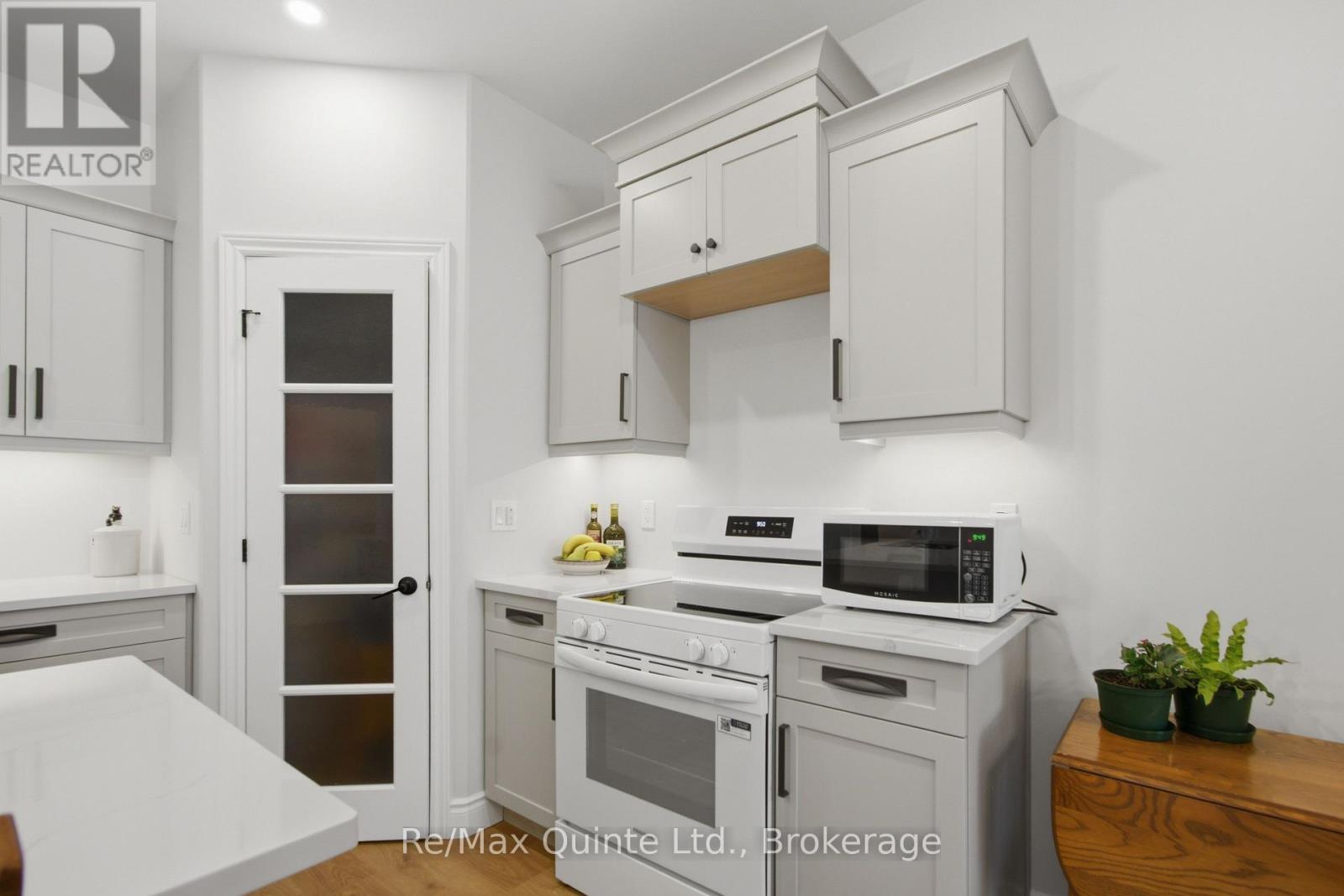 94 Raycroft Drive Property Photo 7