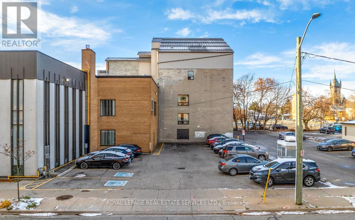 31 King Street Property Photo 17