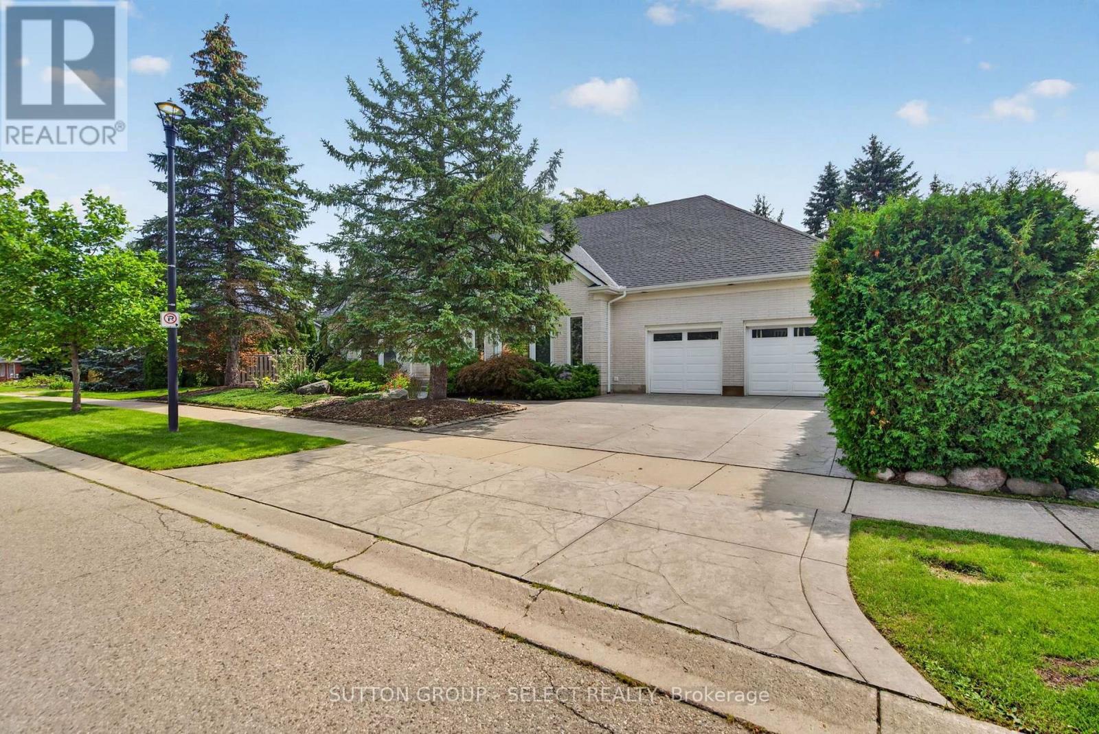 173 Whiteacres Drive Property Photo 4