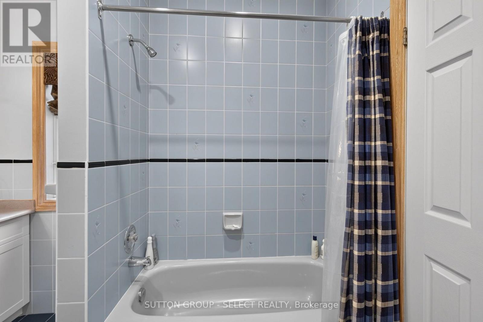 173 Whiteacres Drive Property Photo 28