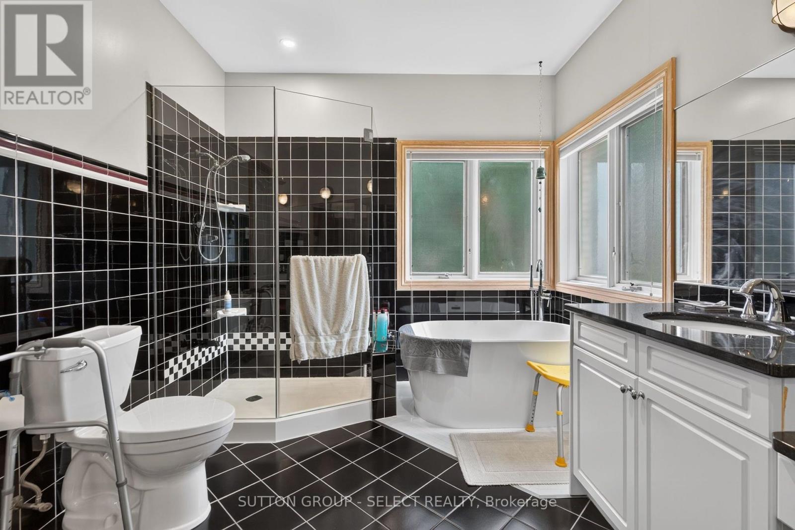 173 Whiteacres Drive Property Photo 34