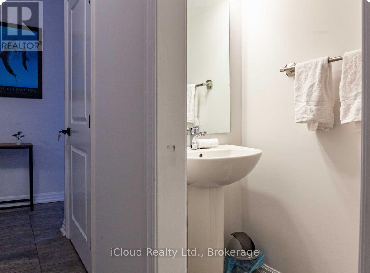 36 - 4311 Mann Street Property Photo 18