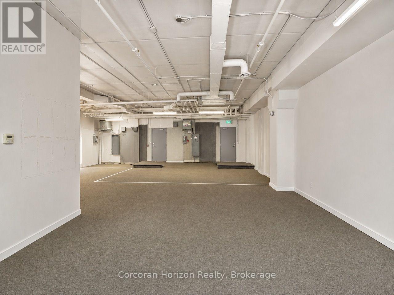 185 James Street N Property Photo 4