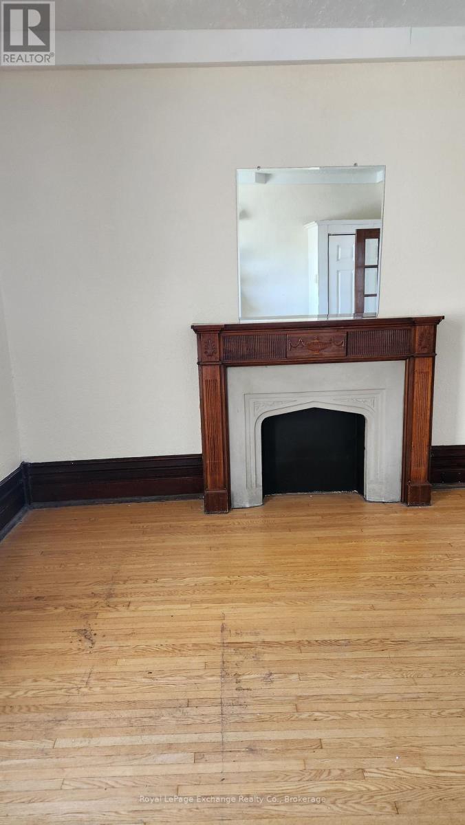 75 Huron Street Property Photo 2