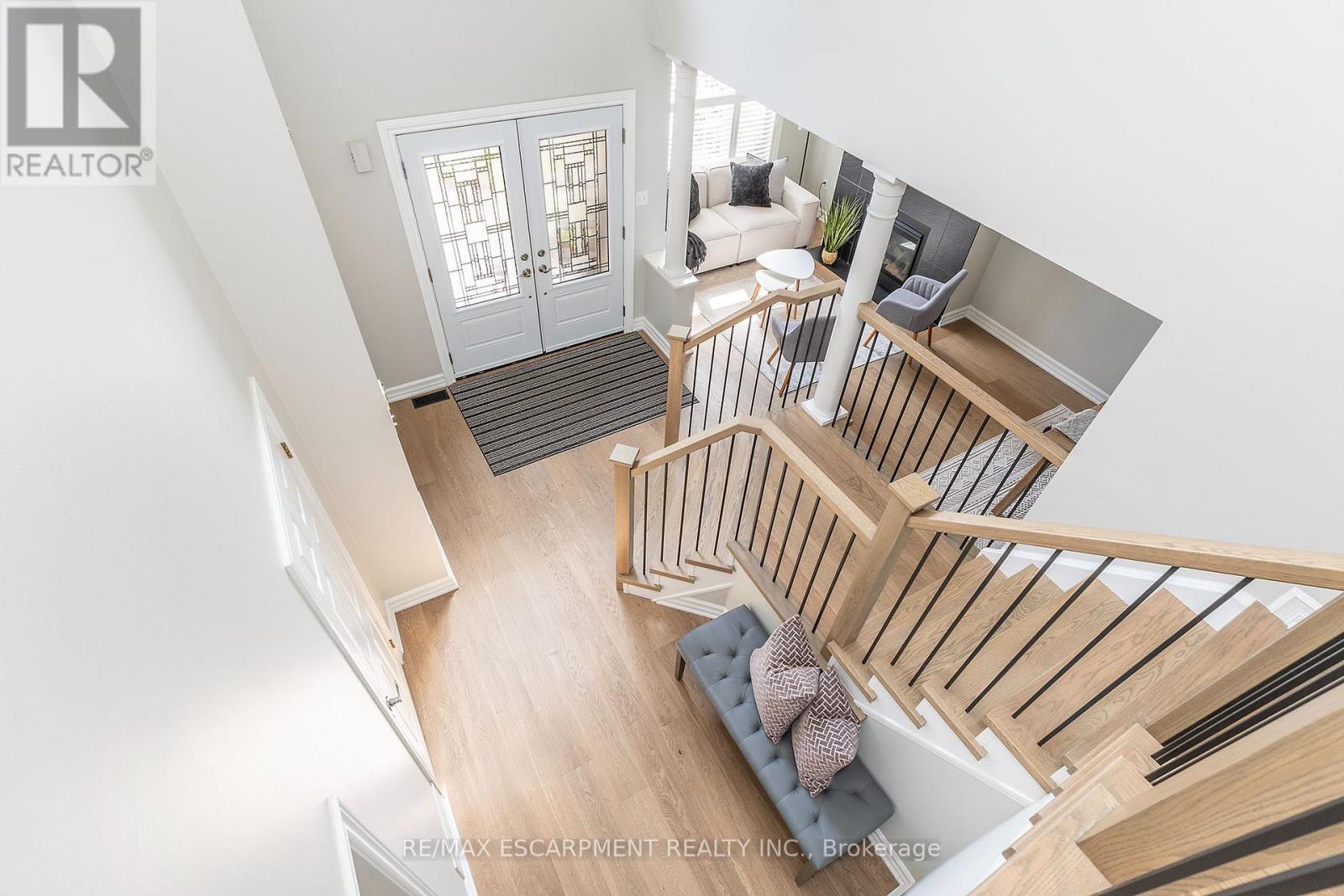 90 Surrey Drive Property Photo 17