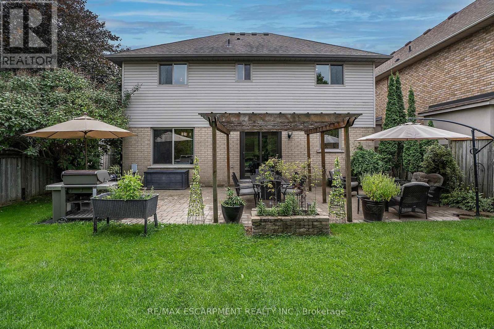 90 Surrey Drive Property Photo 31