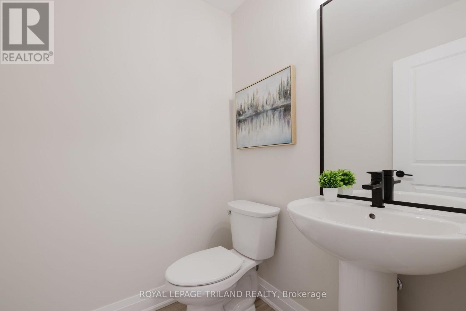 1899 Dalmagarry Road Property Photo 14