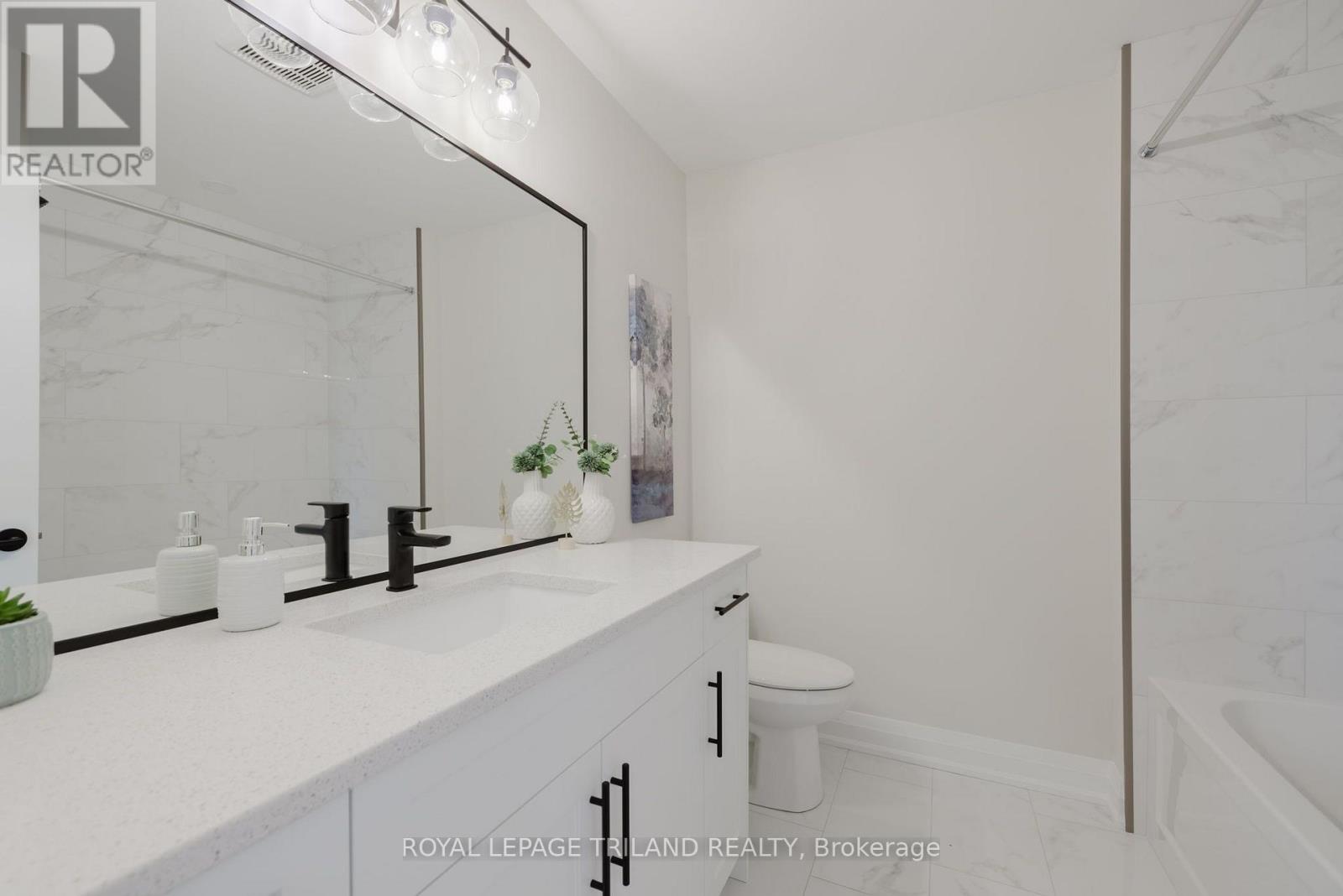 1899 Dalmagarry Road Property Photo 35