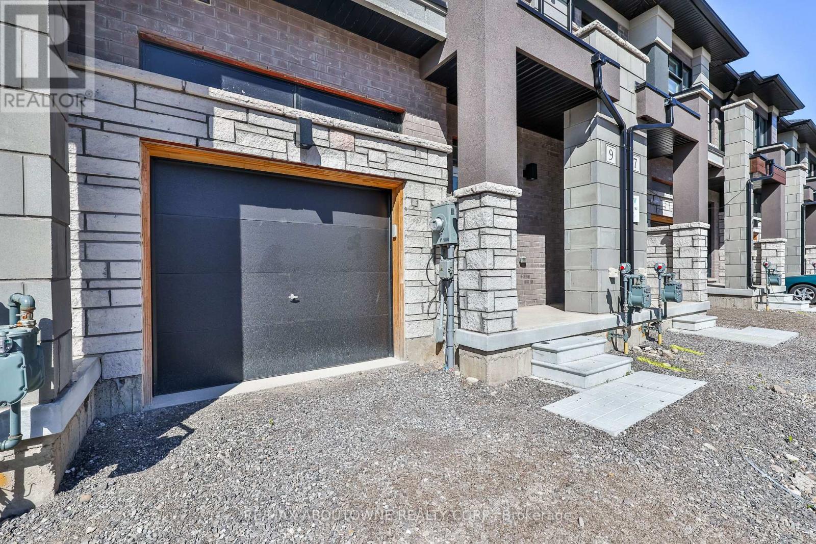 9 Wakeling Drive Property Photo 3