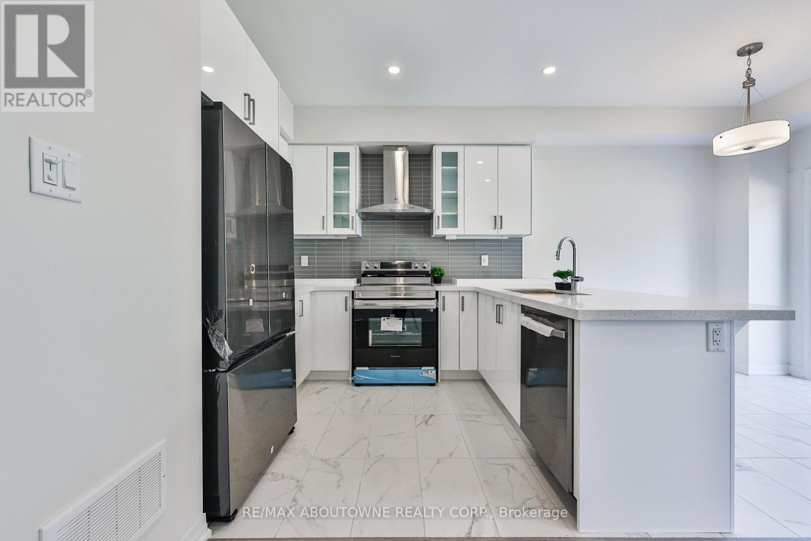 9 Wakeling Drive Property Photo 15