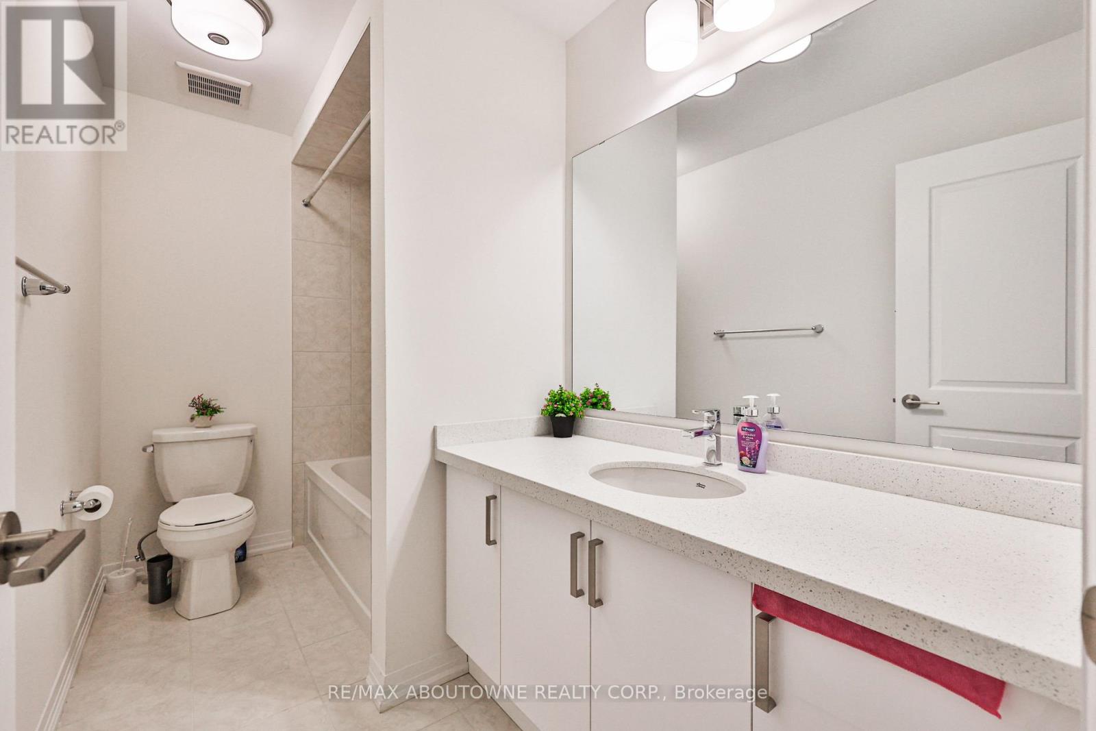 9 Wakeling Drive Property Photo 32