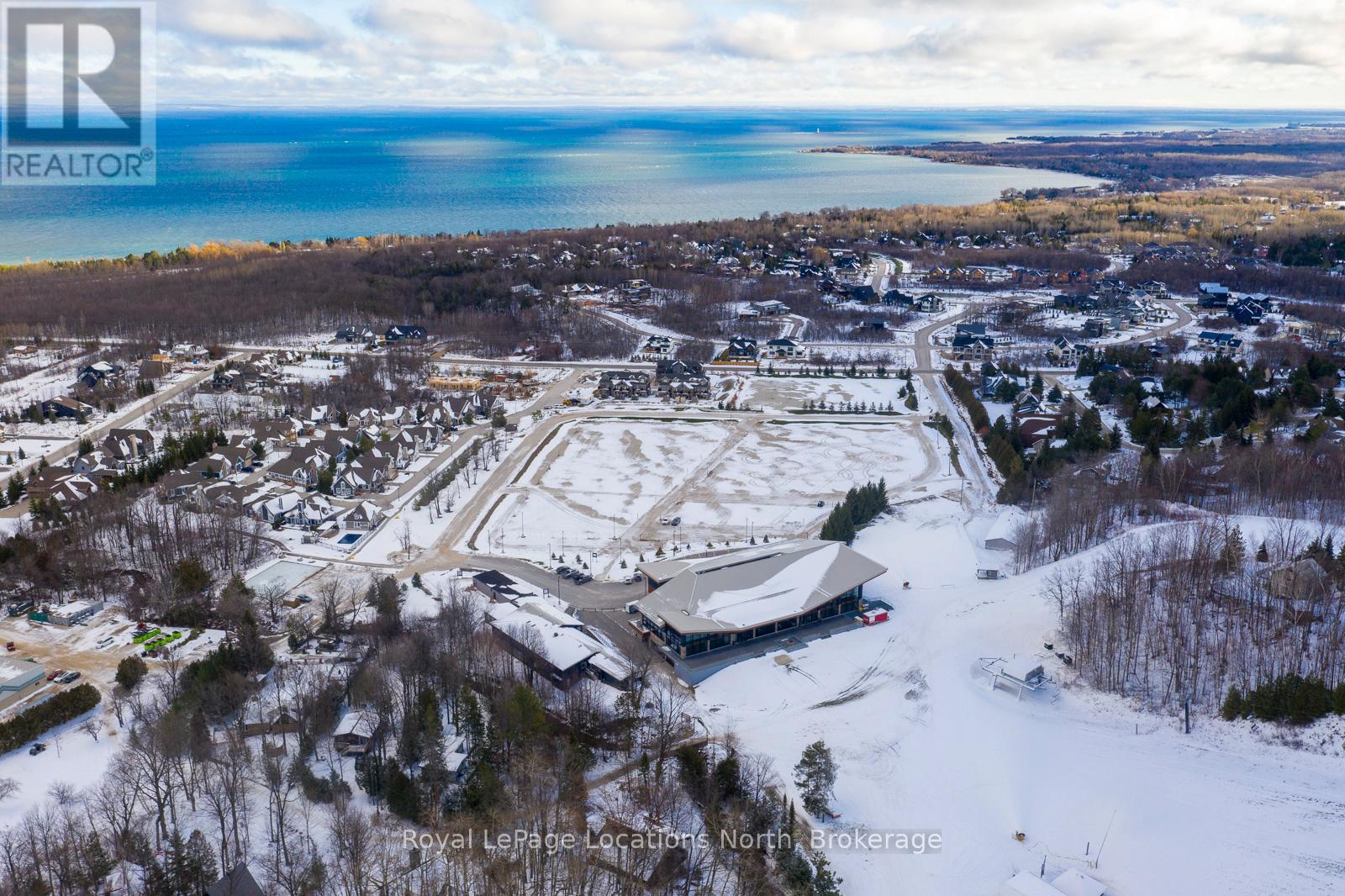 16 - 242 Arrowhead Road Property Photo 11