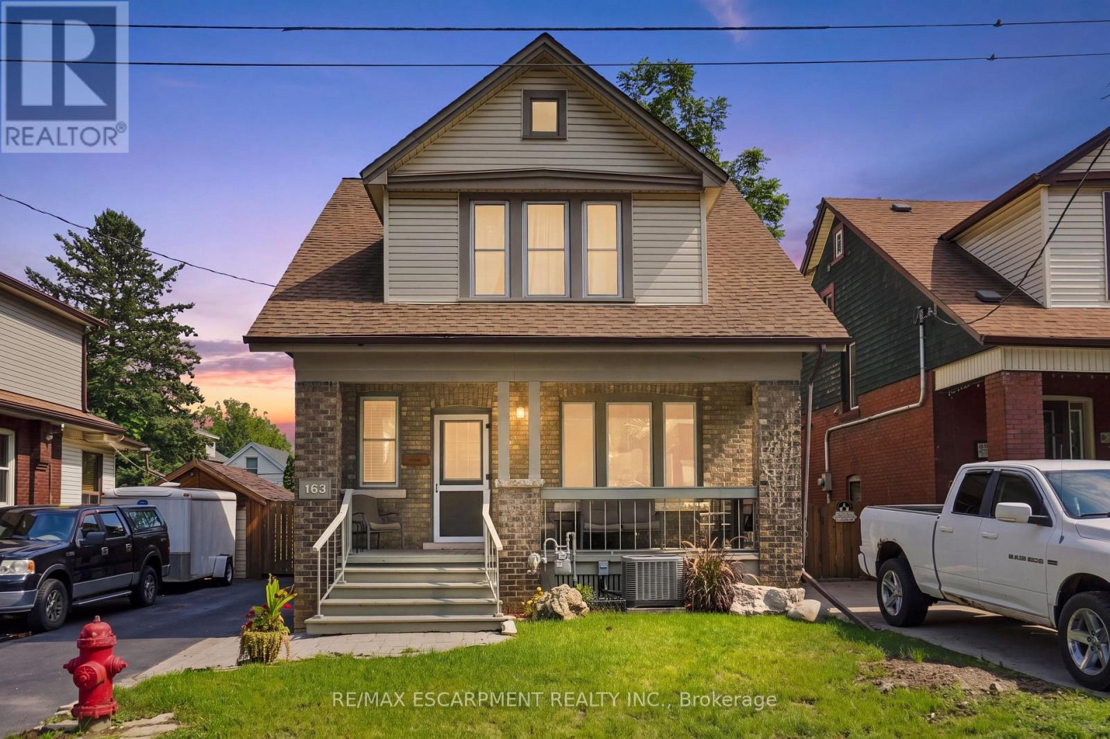 163 GROSVENOR AVENUE S Property Photo 1