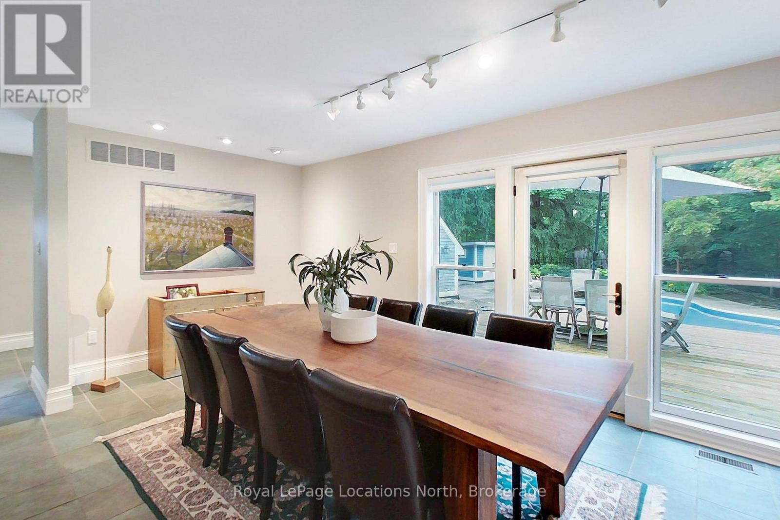 40 Alice Street E Property Photo 6