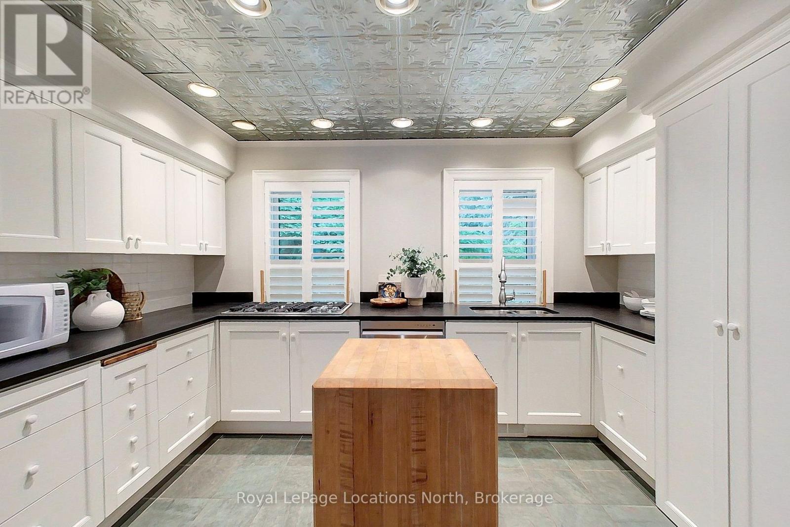 40 Alice Street E Property Photo 7