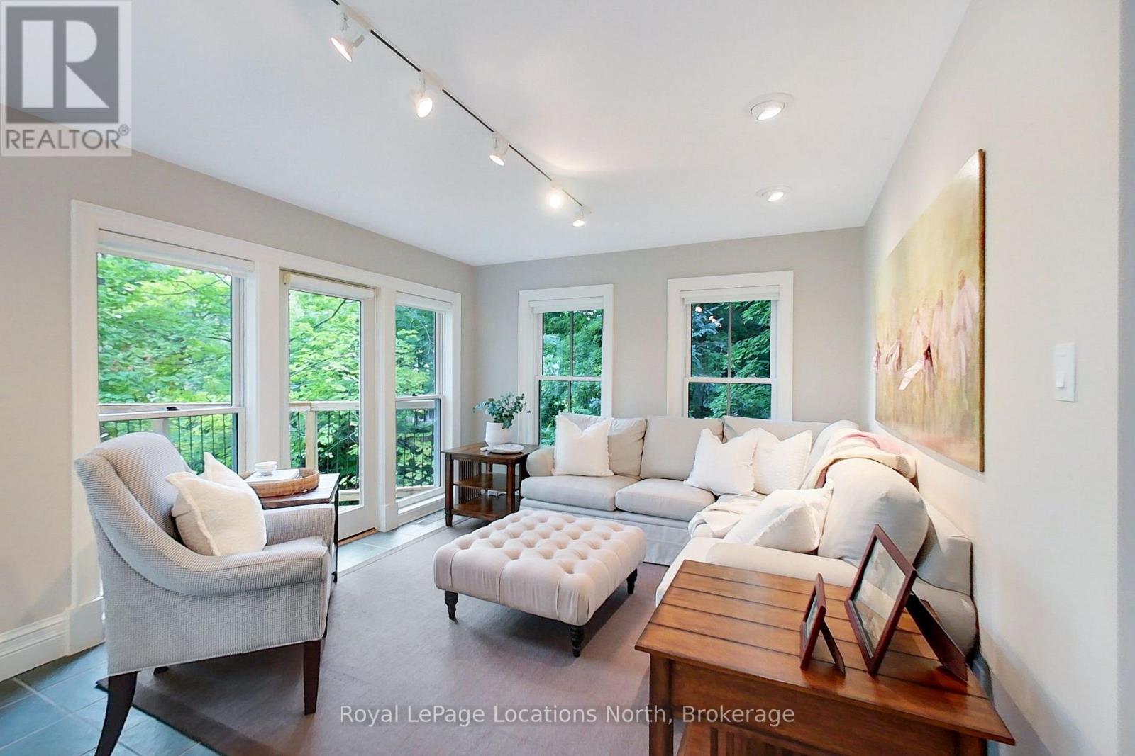 40 Alice Street E Property Photo 10