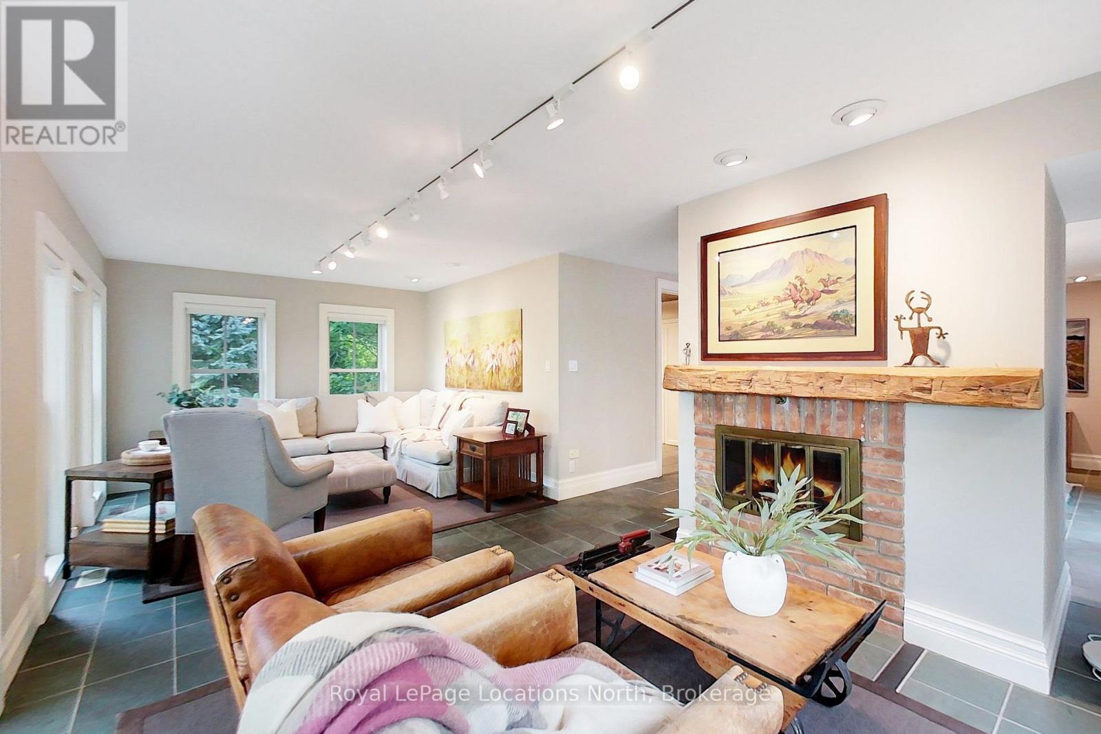 40 Alice Street E Property Photo 12