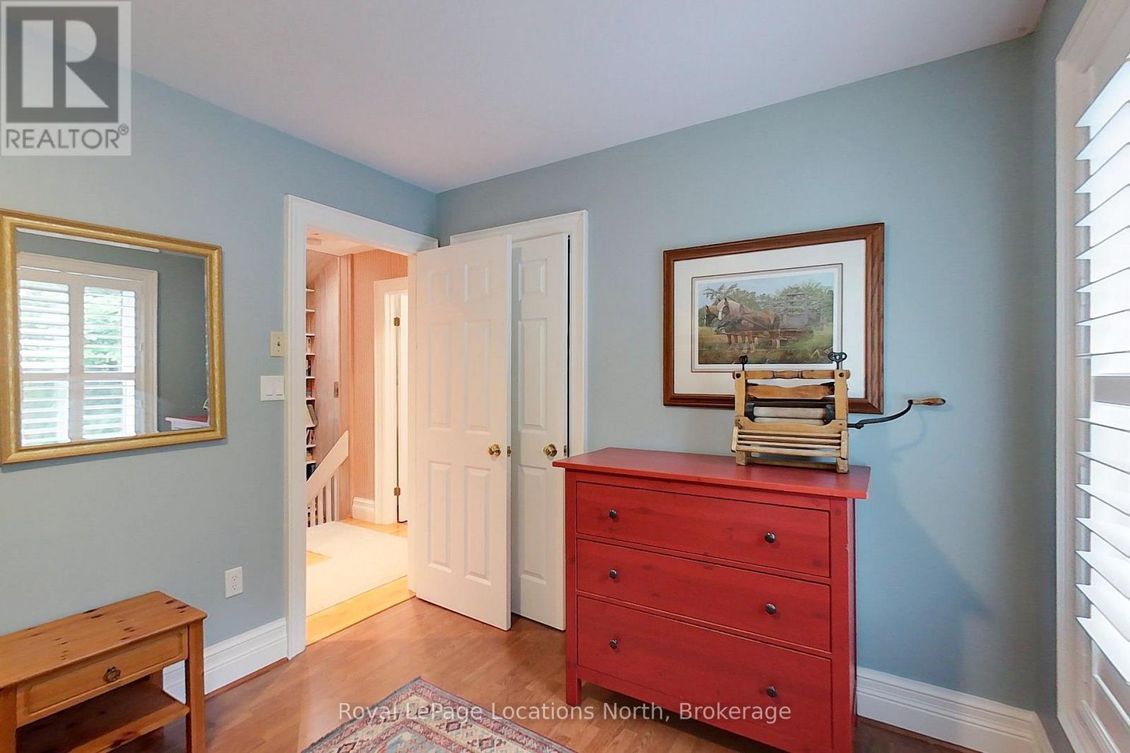 40 Alice Street E Property Photo 17