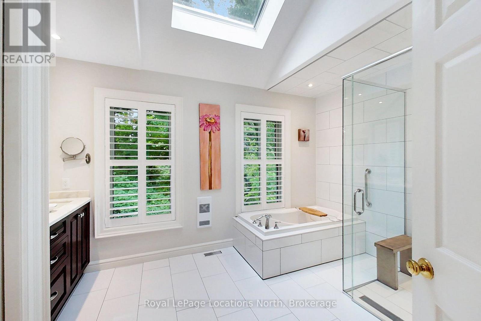 40 Alice Street E Property Photo 18