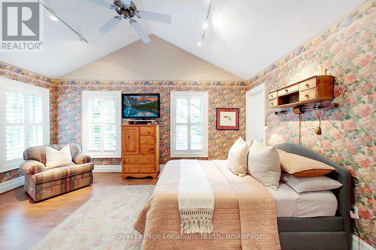 40 Alice Street E Property Photo 19