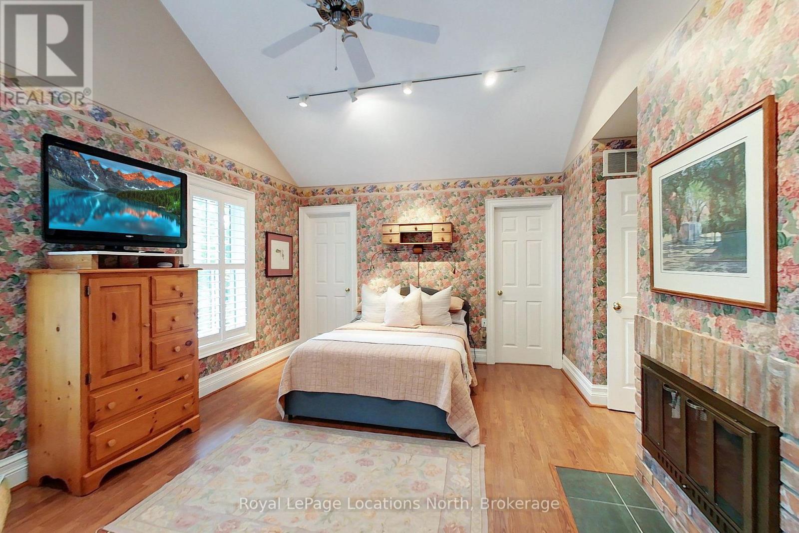 40 Alice Street E Property Photo 20