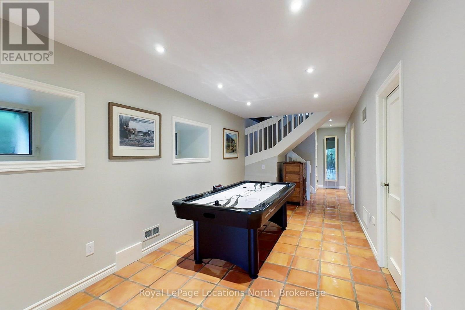 40 Alice Street E Property Photo 22