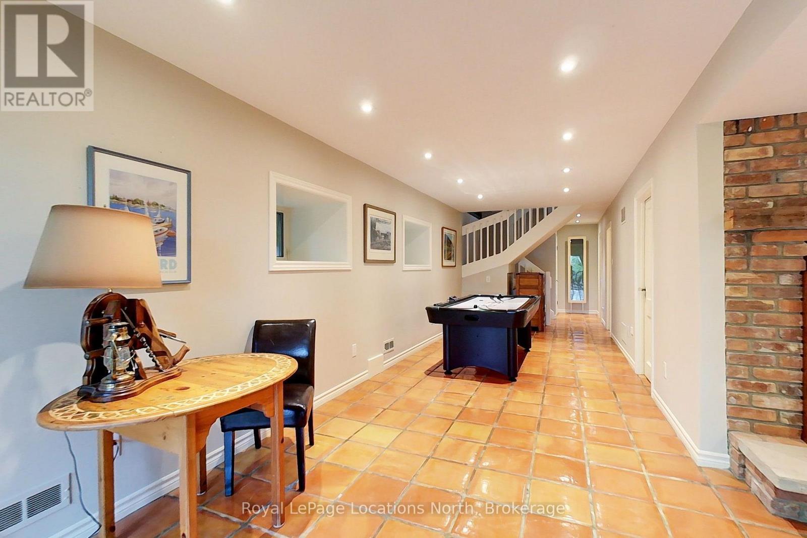40 Alice Street E Property Photo 25