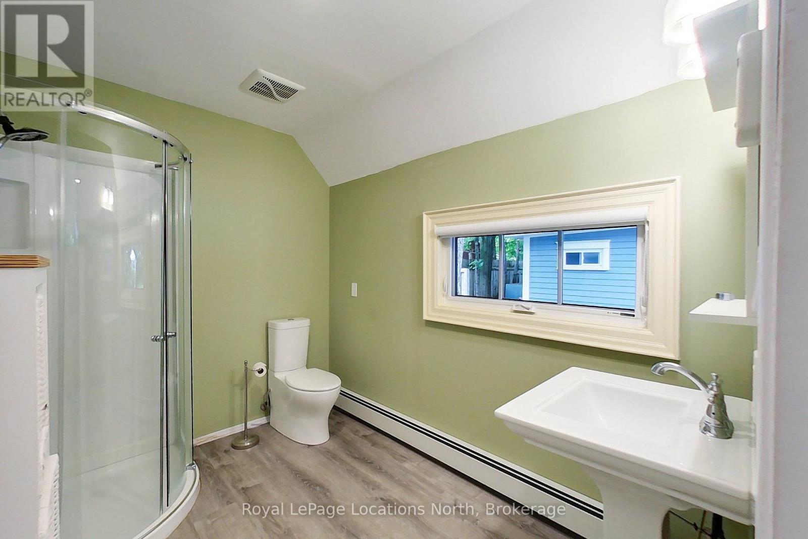 40 Alice Street E Property Photo 32