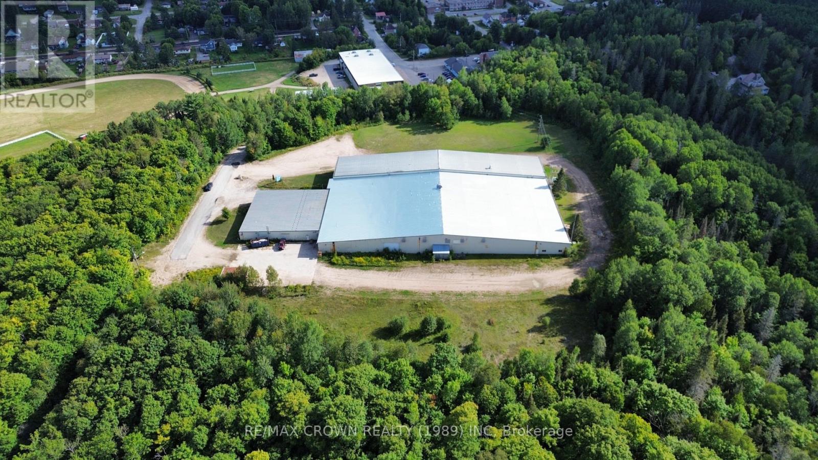 400 Centre Street Property Photo 2