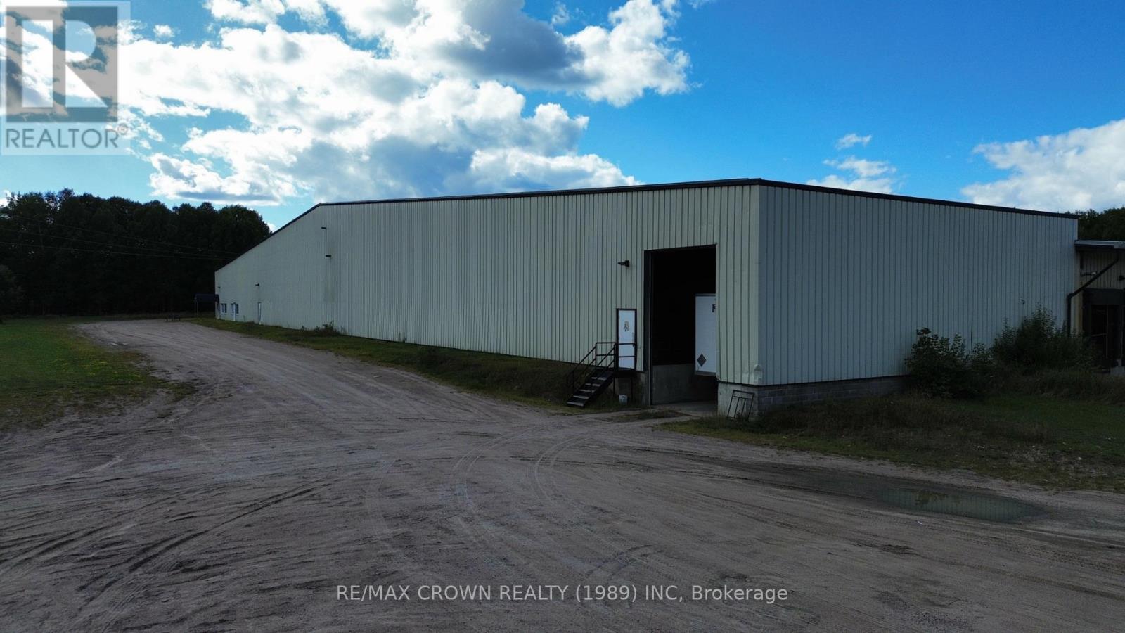 400 Centre Street Property Photo 10