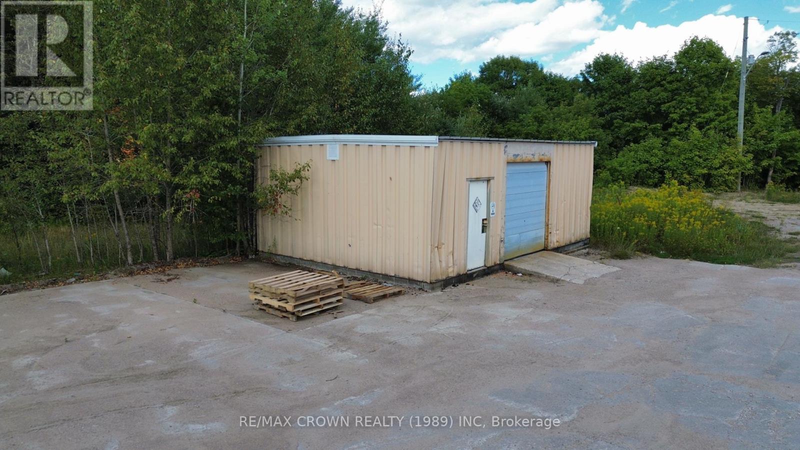 400 Centre Street Property Photo 13
