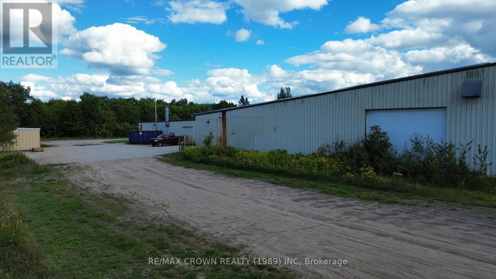 400 Centre Street Property Photo 14