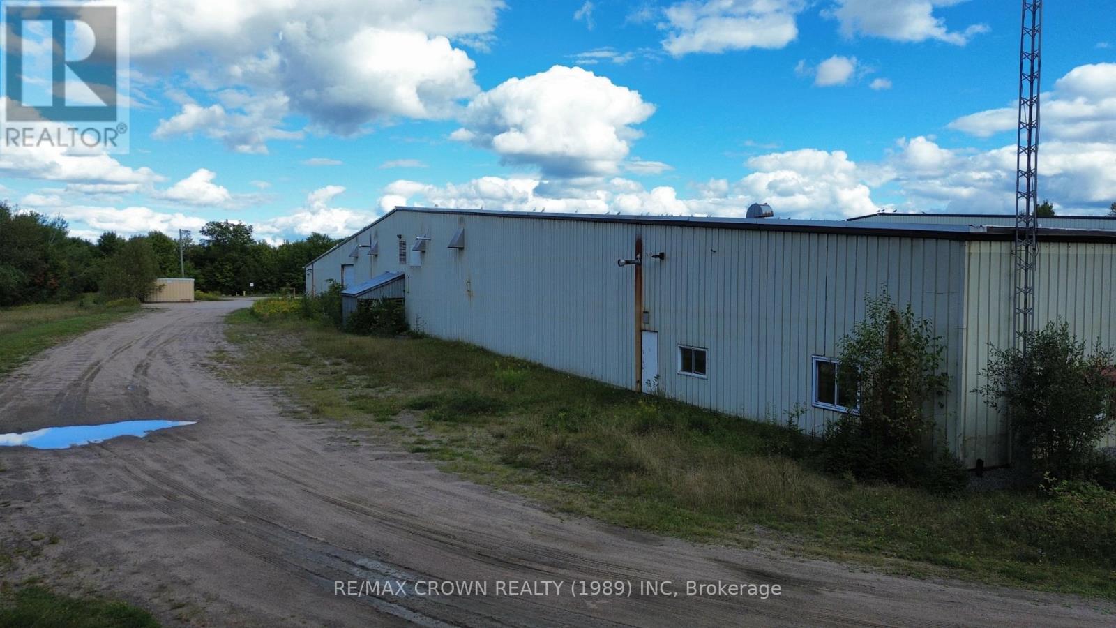 400 Centre Street Property Photo 15
