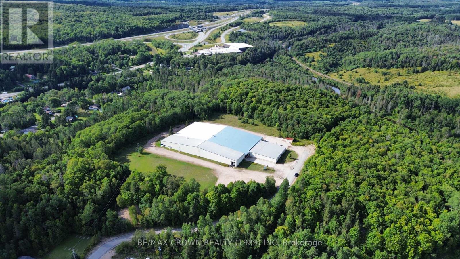 400 Centre Street Property Photo 17