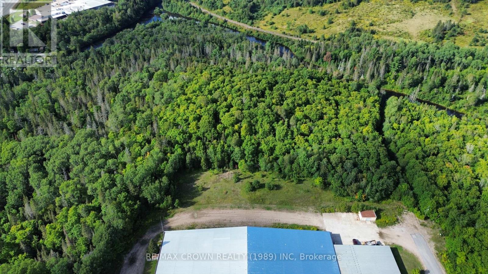 400 Centre Street Property Photo 22
